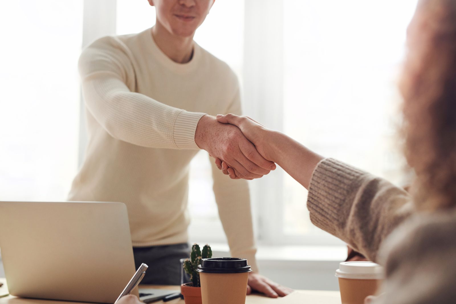 شراكة وثقة مع عملائنا
