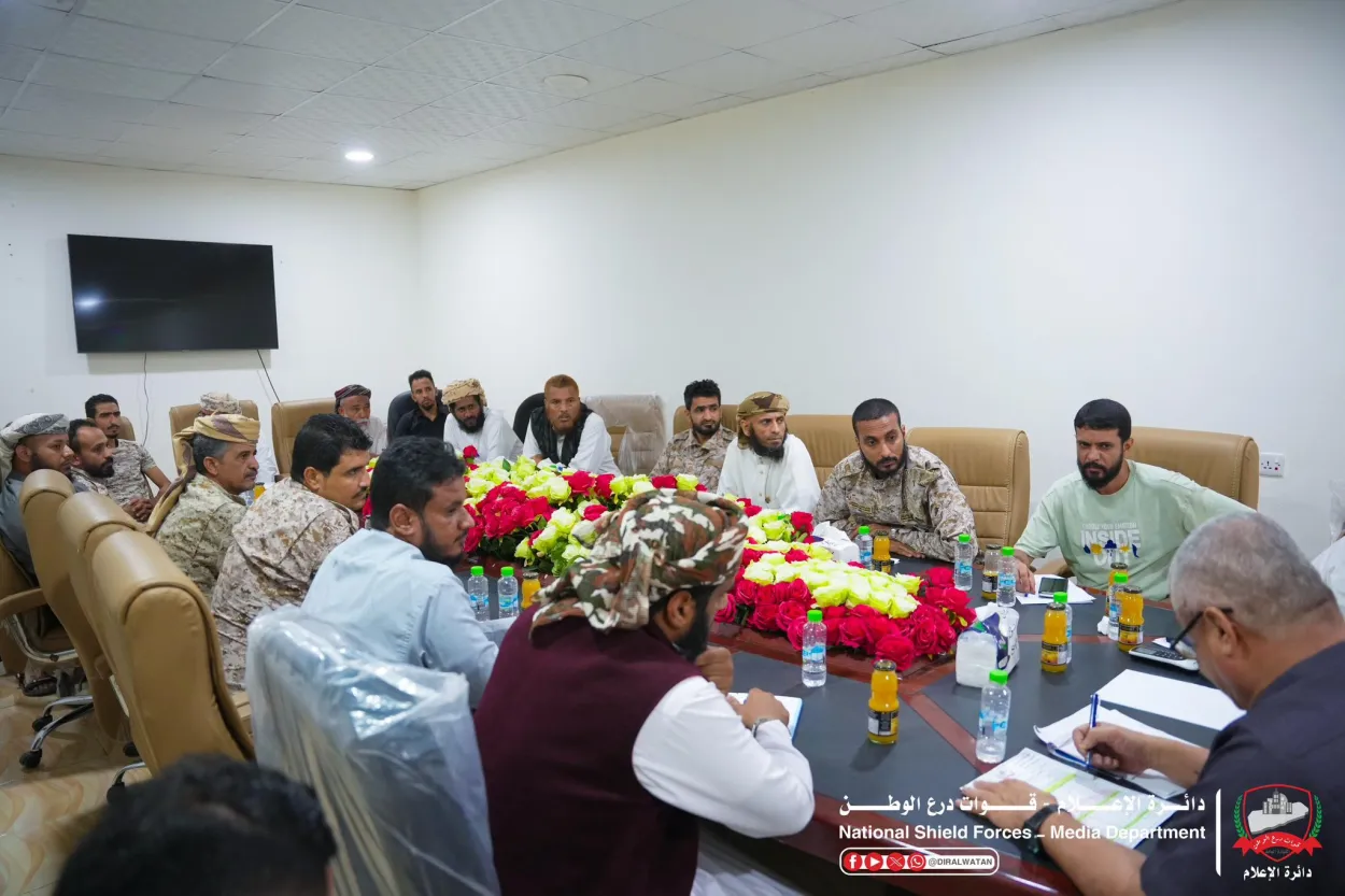 قوات درع الوطن تُشكّل لجنة لجرد العهد واستكمال إجراءات التسليم والاستلام في عدن