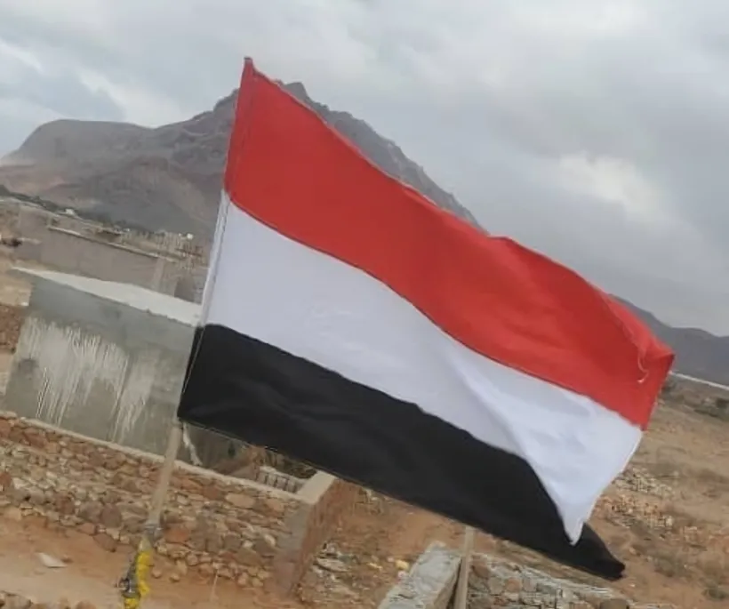 سقطرى ترفع أعلام الجمهورية شعبياً و"اليمنية" تنهي هيمنة الإمارات على حركة الطيران من وإلى الأرخبيل