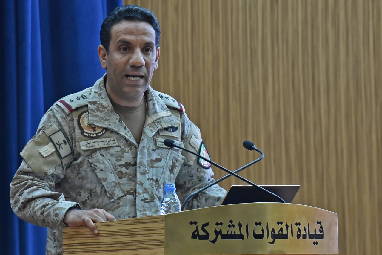 التحالف يعلن إحباط تحركات عسكرية للمجلس الانتقالي ويؤكد فرار الزُبيدي إلى مكان غير معلوم
