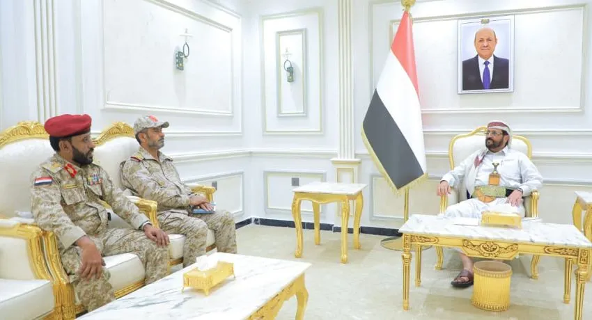 في ظل المستجدات.. "العرادة" يوجه الجيش في المهرة برفع الجاهزية لمجابهة أنشطة التهريب