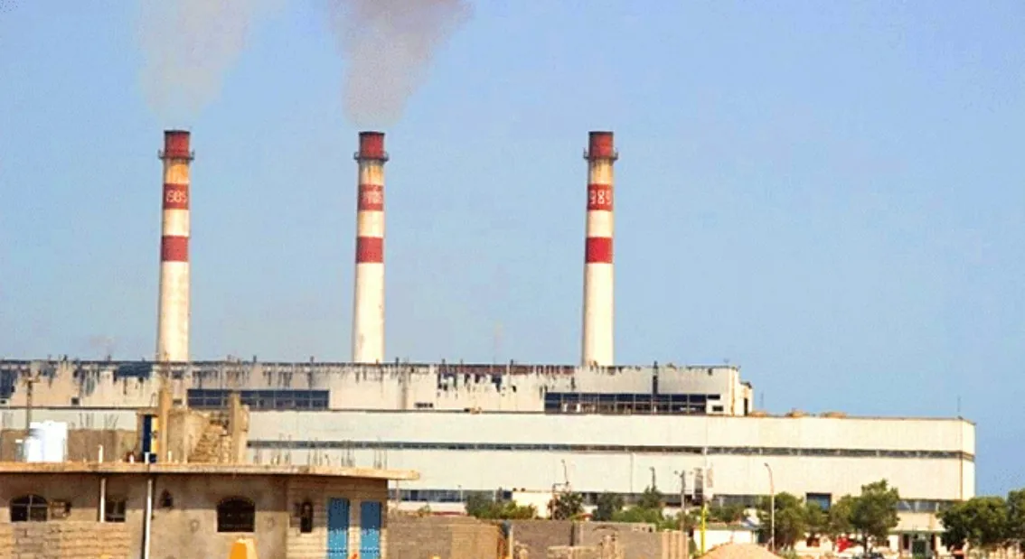 كهرباء عدن تعلن خروج 130 ميجاوات عن الخدمة وتُحمل "الخنبشي" مسؤولية نقص "الوقود الخام"