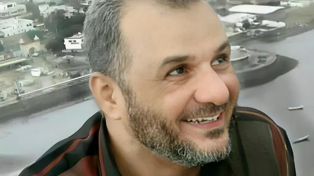 في ذكرى اغتياله الـ 8 .. نجل القيادي في إصلاح عدن "شوقي كمادي": من قتل أبي ولماذا لم يُحاسب أحد؟