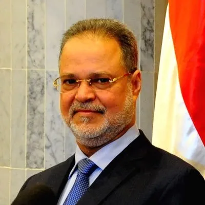 مستشار العليمي: هجمات الحوثيين على المخا ومينائها تكشف طبيعة الجماعة