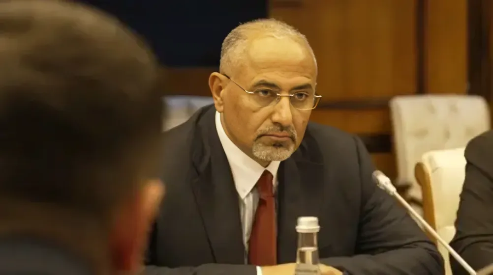 بن لزرق: الانتقالي حصد 30 مليار ريال شهريًا من جبايات غير قانونية وأسهم في انهيار العملة