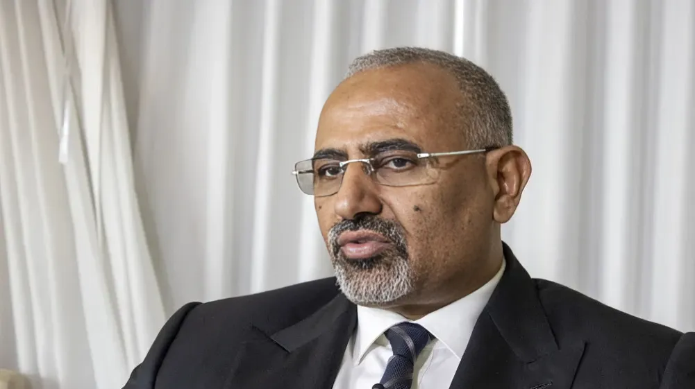 بعد 100 يوم من فراره.. الزُّبيدي يحاول استنهاض أنصاره بـ"مكالمة مشوشة"