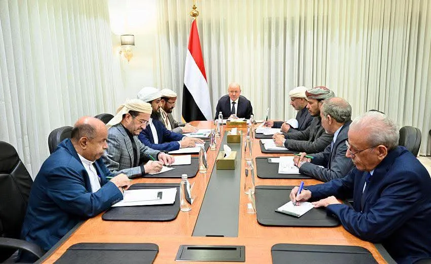 مجلس القيادة الرئاسي يدين استهداف موكب العميد حمدي شكري ويؤكد ملاحقة الجناة