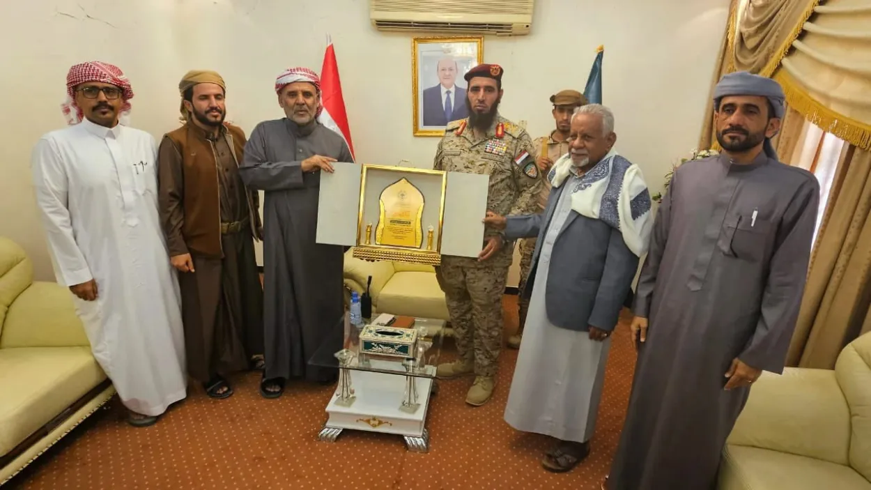 بدء عمليات الاستلام والتسليم بين قوات الطوارئ اليمنية وقوات درع الوطن في حضرموت