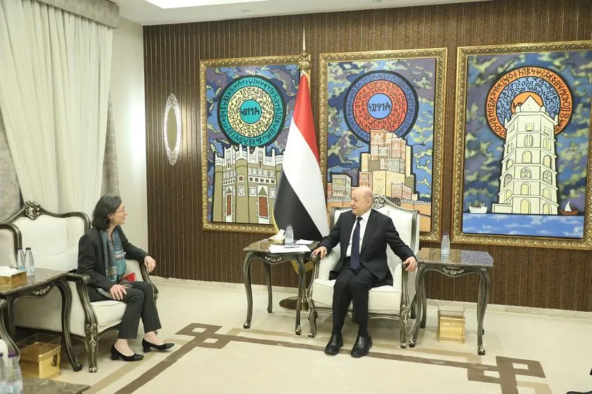 العليمي: أي تفكك للدولة جراء ما قام به الانتقالي يعزز نفوذ الجماعات المتطرفة