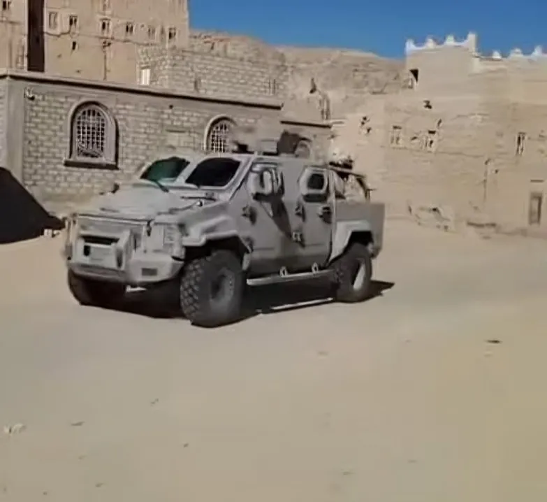 في “غيل بن يمين” بحضرموت.. “الانتقالي” يداهم منازل ويعتقل مواطنين وعسكريين