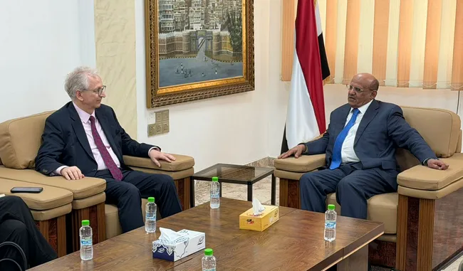 محافظ البنك المركزي يدعو لتعزيز الدعم الدولي لمواجهة التحديات الاقتصادية في اليمن