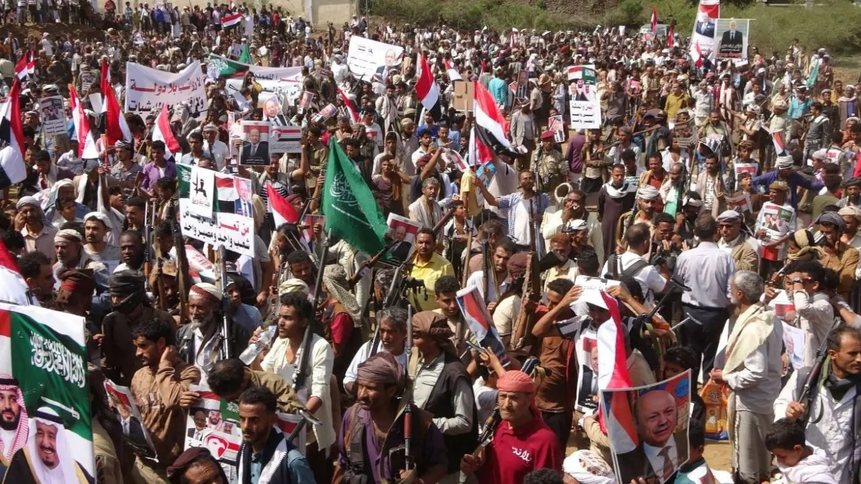 تظاهرة حاشدة في "الحجرية" بتعز تأكيداً لدعم القيادة السياسية واستكمال إنهاء الانقلاب